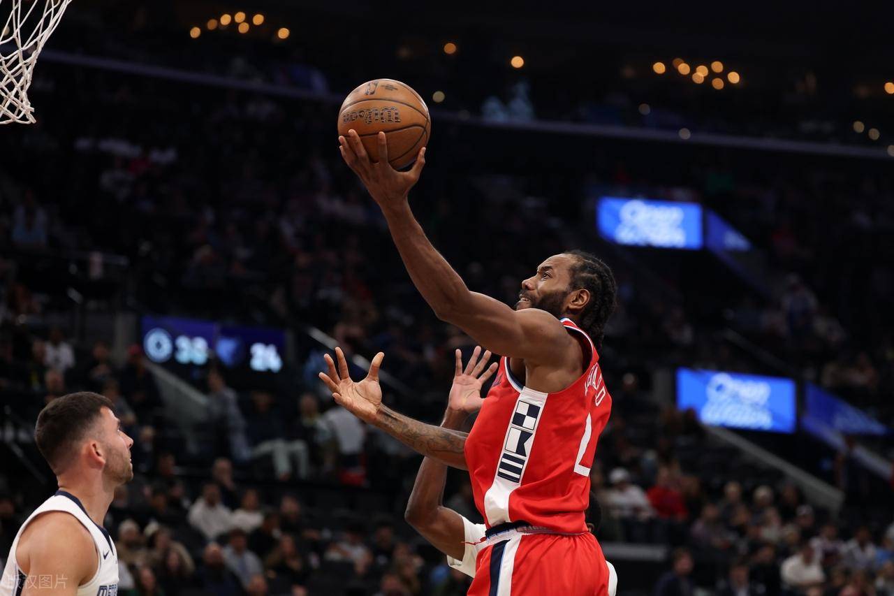 包含转折点！俄克拉荷马雷霆篮板制胜，CBA常规赛冲刺阶段攻防权衡，震撼外界，更衣室氛围转暖的词条